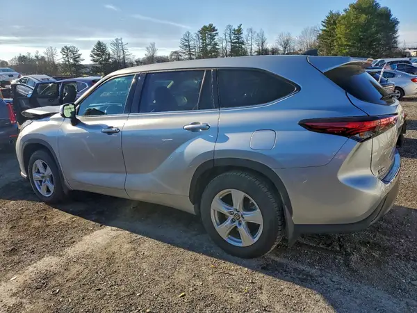 5TDBBRCH7NS544864 2022 TOYOTA HIGHLANDER - Image 2