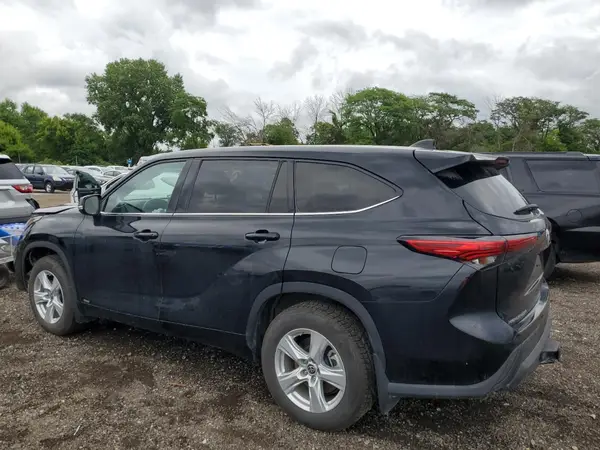 5TDBBRCH7NS548509 2022 TOYOTA HIGHLANDER - Image 2