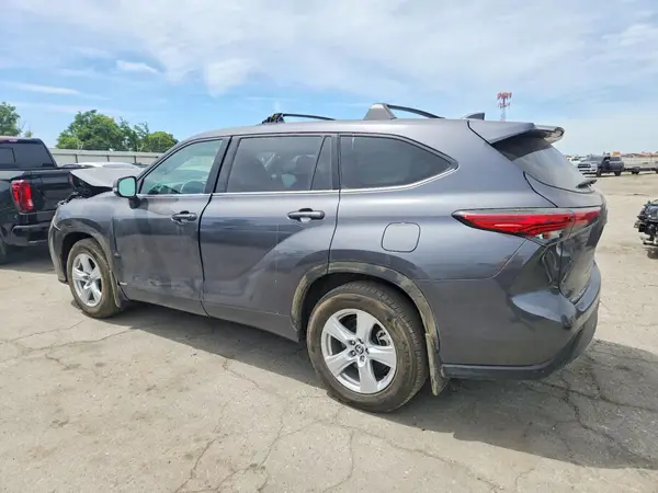 5TDBBRCH7NS550339 2022 TOYOTA HIGHLANDER - Image 2