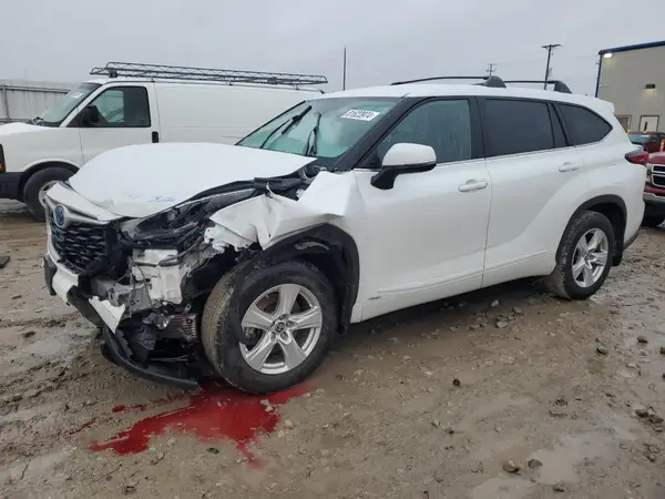 5TDBBRCH7NS560224 2022 TOYOTA HIGHLANDER - Image 1