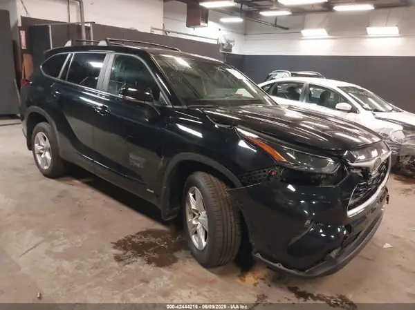 5TDBBRCH7PS563711 2023 TOYOTA HIGHLANDER - Image 1
