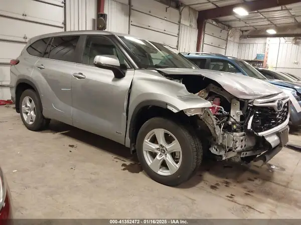 5TDBBRCH7PS570304 2023 TOYOTA HIGHLANDER - Image 1