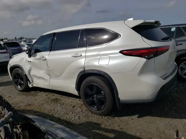 5TDBBRCH8LS511952 2020 TOYOTA HIGHLANDER - Image 2