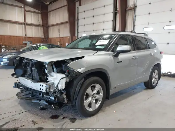 5TDBBRCH8MS533404 2021 TOYOTA HIGHLANDER - Image 2