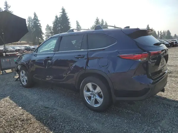 5TDBBRCH8NS556845 2022 TOYOTA HIGHLANDER - Image 2
