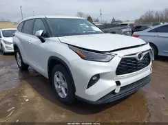 5TDBBRCH8NS560085 2022 TOYOTA HIGHLANDER