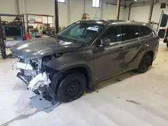 5TDBBRCH8NS561608 2022 TOYOTA HIGHLANDER