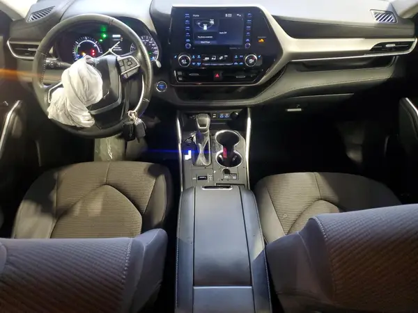 5TDBBRCH8NS561608 2022 TOYOTA HIGHLANDER - Image 8