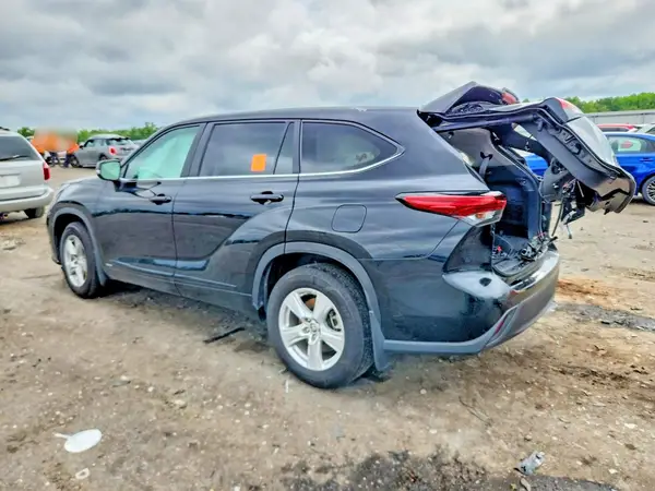 5TDBBRCH8PS108818 2023 TOYOTA HIGHLANDER - Image 2