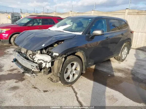 5TDBBRCH8RS605385 2024 TOYOTA HIGHLANDER - Image 2