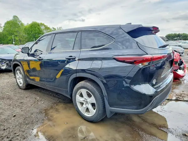 5TDBBRCH8RS631811 2024 TOYOTA HIGHLANDER - Image 2