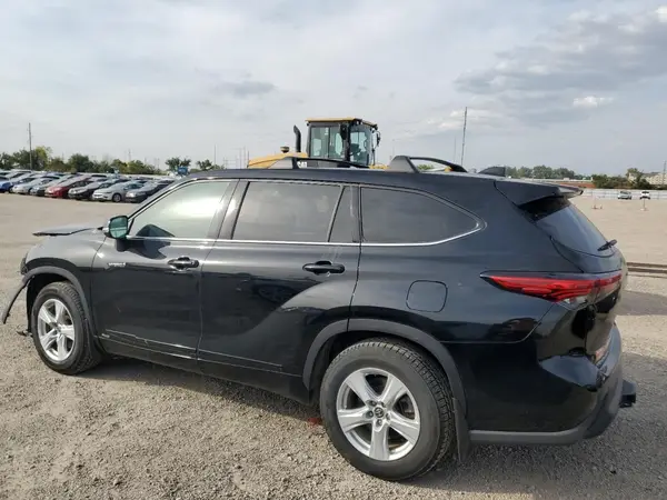 5TDBBRCH9MS523688 2021 TOYOTA HIGHLANDER - Image 2