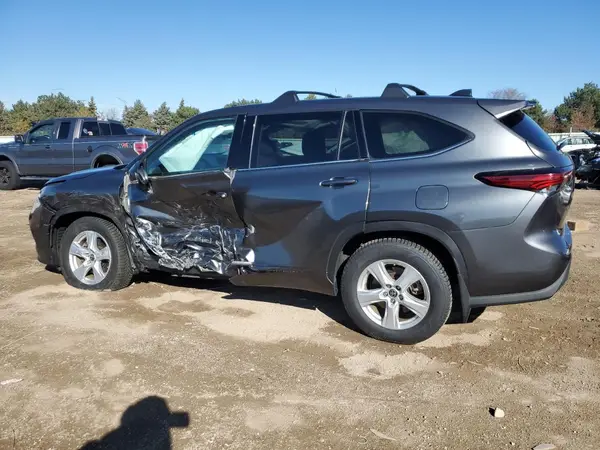 5TDBBRCH9NS562086 2022 TOYOTA HIGHLANDER - Image 2