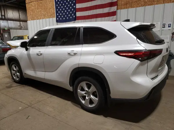 5TDBBRCH9PS131055 2023 TOYOTA HIGHLANDER - Image 2