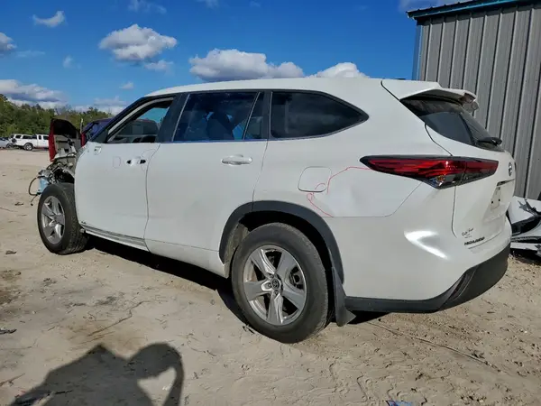 5TDBBRCH9PS568425 2023 TOYOTA HIGHLANDER - Image 2