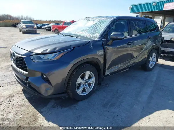 5TDBBRCH9SS647232 2025 TOYOTA HIGHLANDER - Image 2
