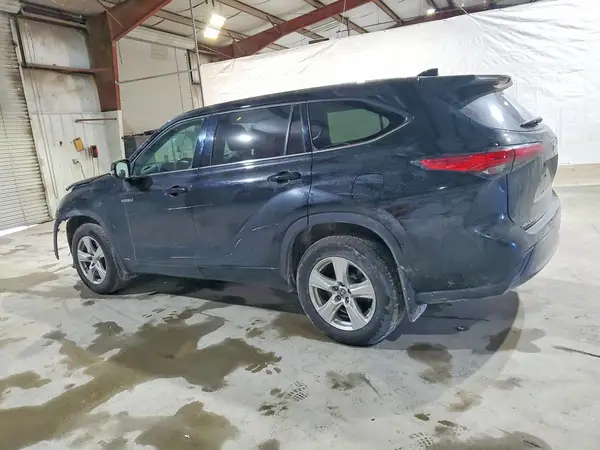 5TDBBRCHXMS041568 2021 TOYOTA HIGHLANDER - Image 2