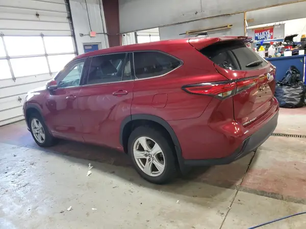 5TDBBRCHXNS553655 2022 TOYOTA HIGHLANDER - Image 2