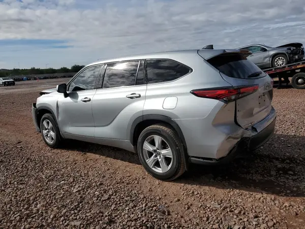 5TDBBRCHXNS562095 2022 TOYOTA HIGHLANDER - Image 2