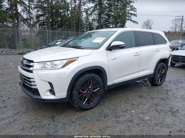 5TDBGRFH0KS062715 2019 TOYOTA HIGHLANDER - Image 2