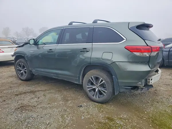 5TDBGRFH1HS035080 2017 TOYOTA HIGHLANDER - Image 2