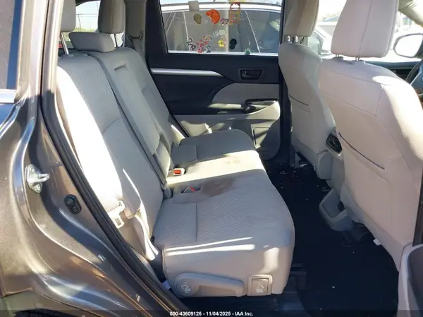 5TDBGRFH1KS077594 2019 TOYOTA HIGHLANDER - Image 8
