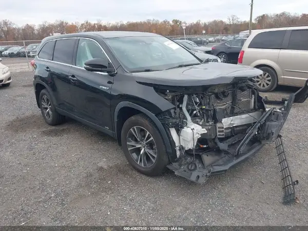 5TDBGRFH1KS077644 2019 TOYOTA HIGHLANDER - Image 1
