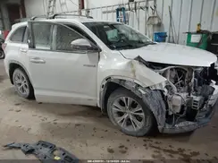 5TDBGRFH2HS033127 2017 TOYOTA HIGHLANDER