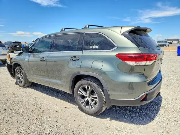 5TDBGRFH2HS033256 2017 TOYOTA HIGHLANDER - Image 2