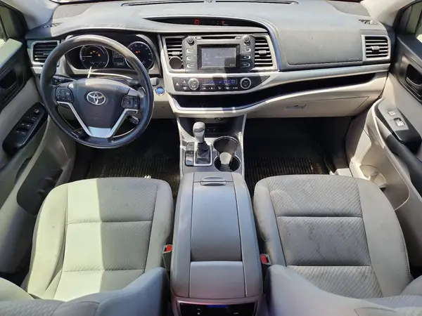 5TDBGRFH2HS033256 2017 TOYOTA HIGHLANDER - Image 8