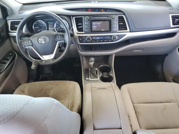 5TDBGRFH2JS039029 2018 TOYOTA HIGHLANDER - Image 8