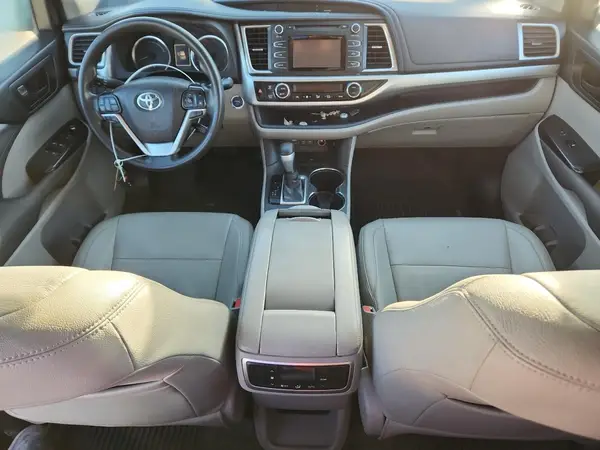 5TDBGRFH2JS041718 2018 TOYOTA HIGHLANDER - Image 8