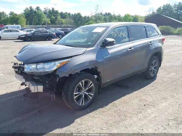 5TDBGRFH2KS068497 2019 TOYOTA HIGHLANDER - Image 2