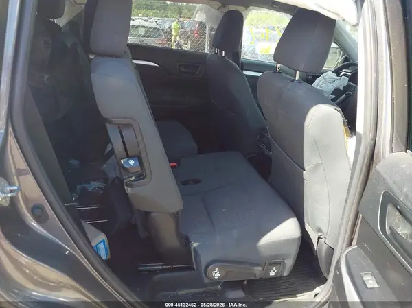 5TDBGRFH2KS068497 2019 TOYOTA HIGHLANDER - Image 8