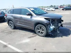 5TDBGRFH3HS026428 2017 TOYOTA HIGHLANDER