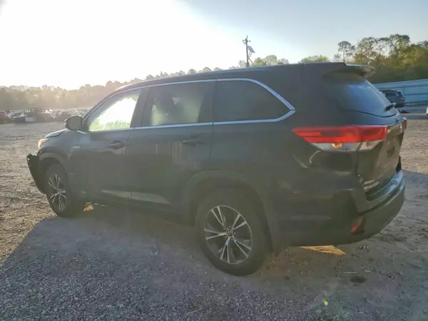 5TDBGRFH3HS036778 2017 TOYOTA HIGHLANDER - Image 2