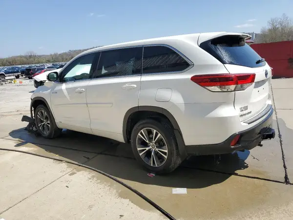 5TDBGRFH3JS048273 2018 TOYOTA HIGHLANDER - Image 2