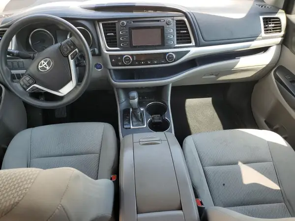 5TDBGRFH3JS048273 2018 TOYOTA HIGHLANDER - Image 8