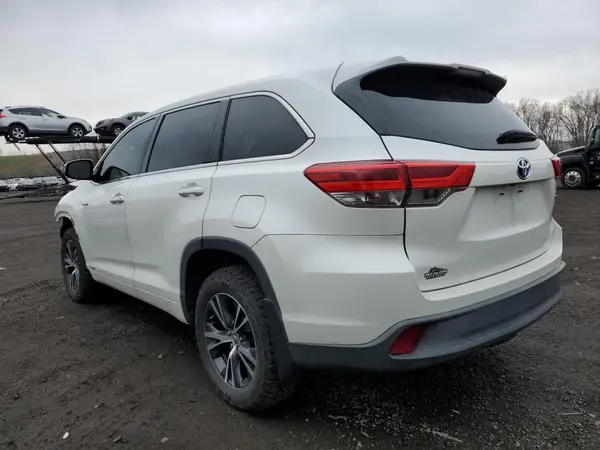 5TDBGRFH4JS048895 2018 TOYOTA HIGHLANDER - Image 2