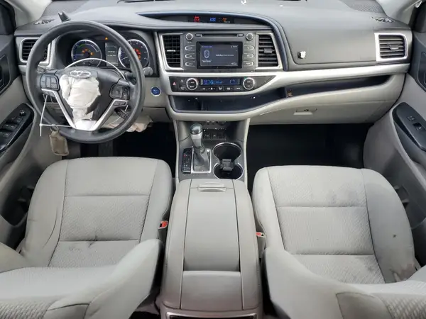 5TDBGRFH4KS057680 2019 TOYOTA HIGHLANDER - Image 8