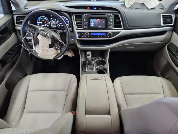 5TDBGRFH5HS033235 2017 TOYOTA HIGHLANDER - Image 8