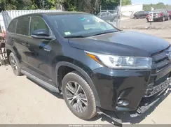 5TDBGRFH6JS038823 2018 TOYOTA HIGHLANDER