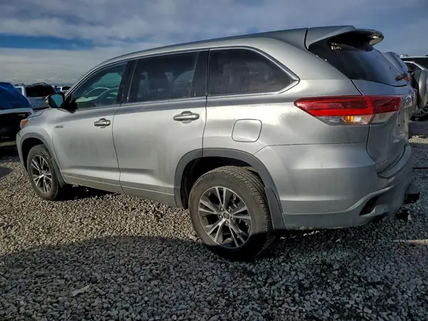 5TDBGRFH6JS051104 2018 TOYOTA HIGHLANDER - Image 2