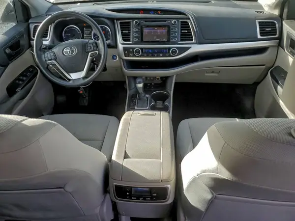 5TDBGRFH6JS051104 2018 TOYOTA HIGHLANDER - Image 8