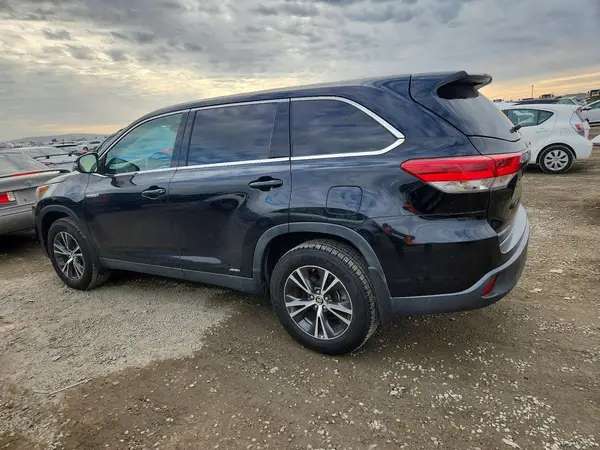 5TDBGRFH6KS075727 2019 TOYOTA HIGHLANDER - Image 2