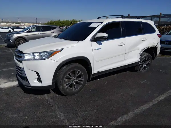 5TDBGRFH7KS056538 2019 TOYOTA HIGHLANDER - Image 2