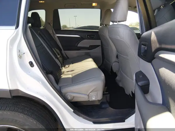 5TDBGRFH7KS056538 2019 TOYOTA HIGHLANDER - Image 8