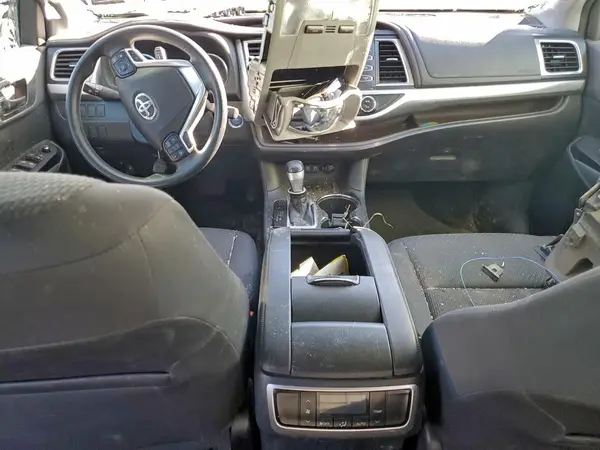 5TDBGRFH7KS077356 2019 TOYOTA HIGHLANDER - Image 8