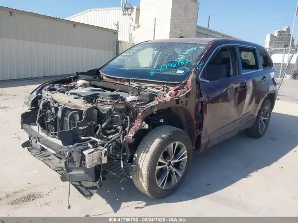 5TDBGRFH8HS035433 2017 TOYOTA HIGHLANDER - Image 2