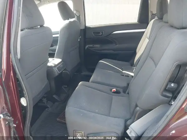5TDBGRFH8HS035433 2017 TOYOTA HIGHLANDER - Image 8